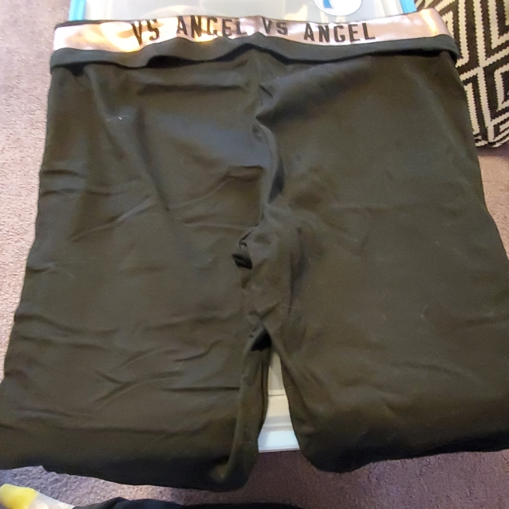 Victoria Secret Angel Capri L yoga